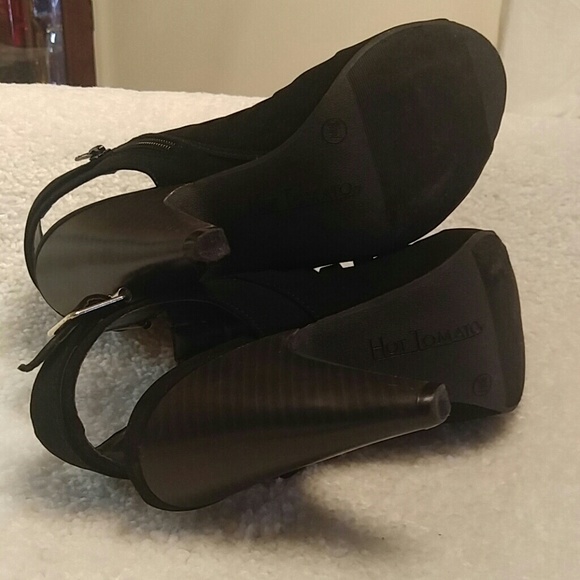 3 1/2inch black suede shoe - Picture 2 of 4